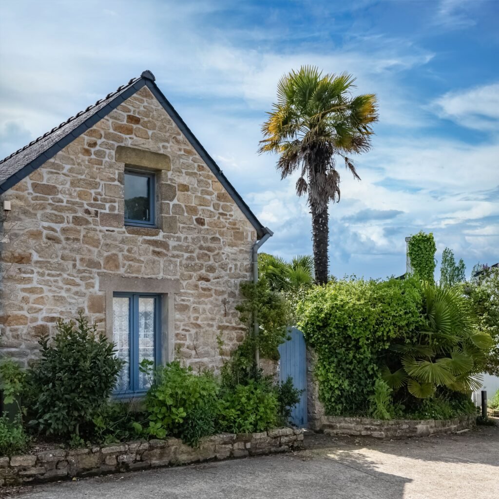 brittany, ile aux moines island, typical houses in the village